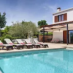 Villa Luna Rossa *
