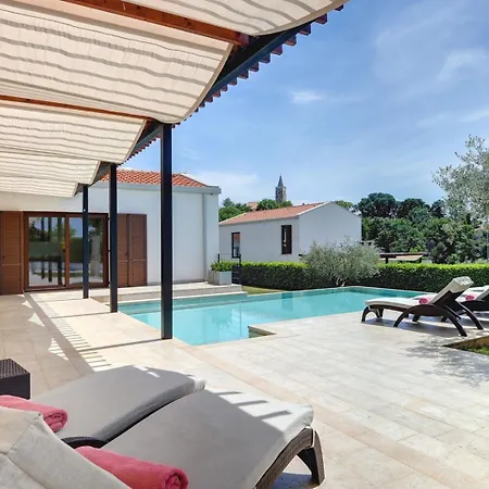 Luna Rossa Villa